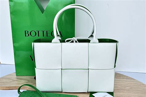 bottega veneta tote bag replica|bottega veneta shopper bag.